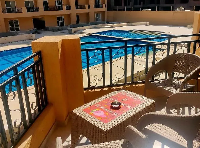 سلينا باي